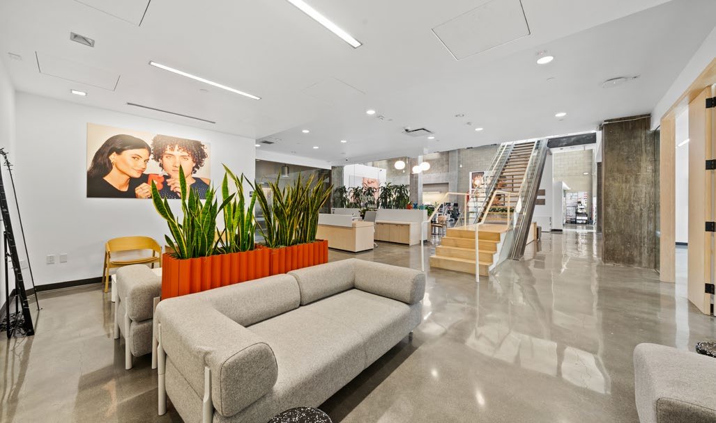 Suite B (1st Fl)
